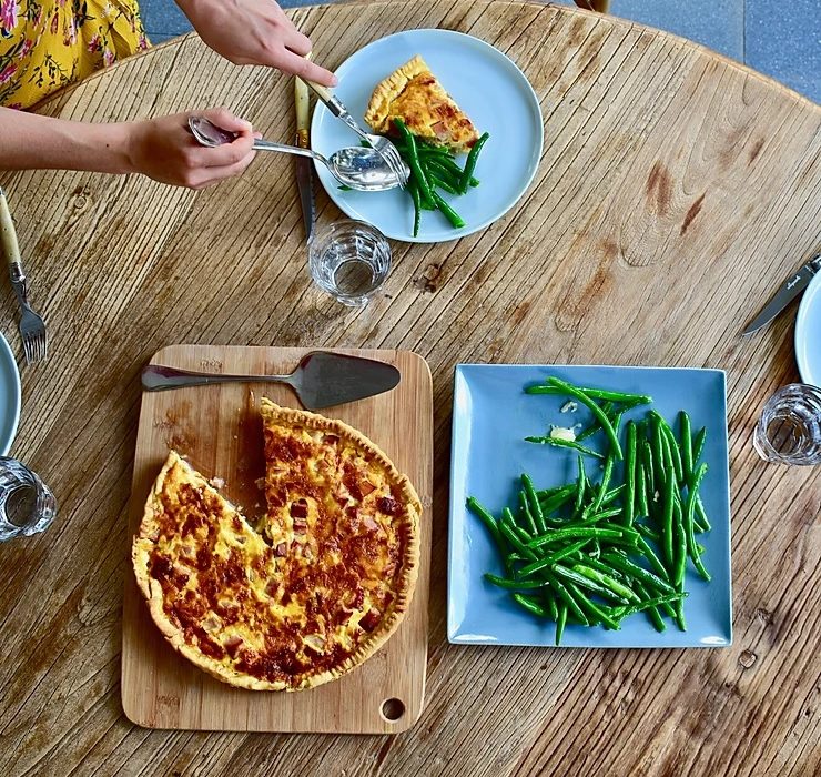 Quiche Lorraine with green beanss
